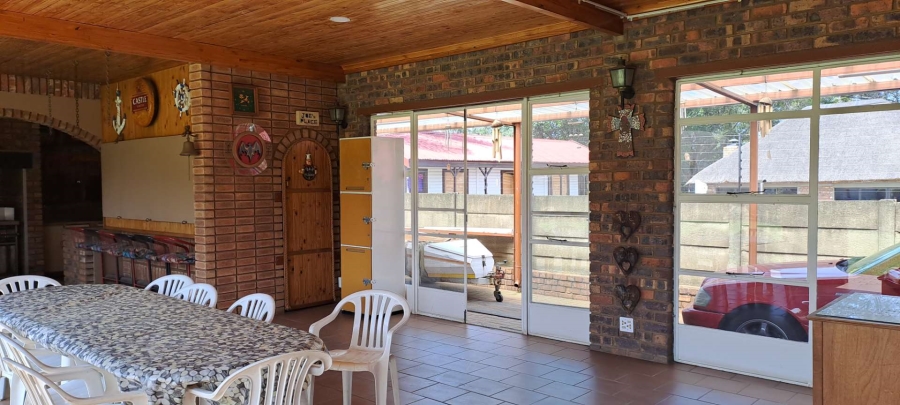 5 Bedroom Property for Sale in Brackenhurst Gauteng