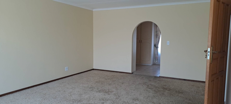 5 Bedroom Property for Sale in Brackenhurst Gauteng