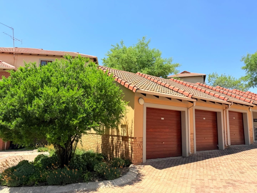 2 Bedroom Property for Sale in Carlswald Meadows Gauteng