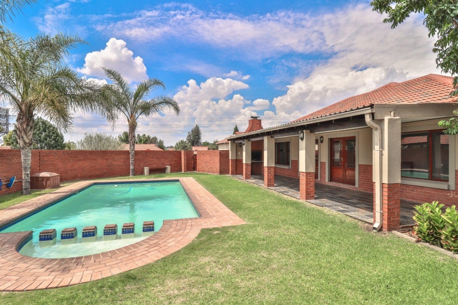 2 Bedroom Property for Sale in Carlswald Meadows Gauteng