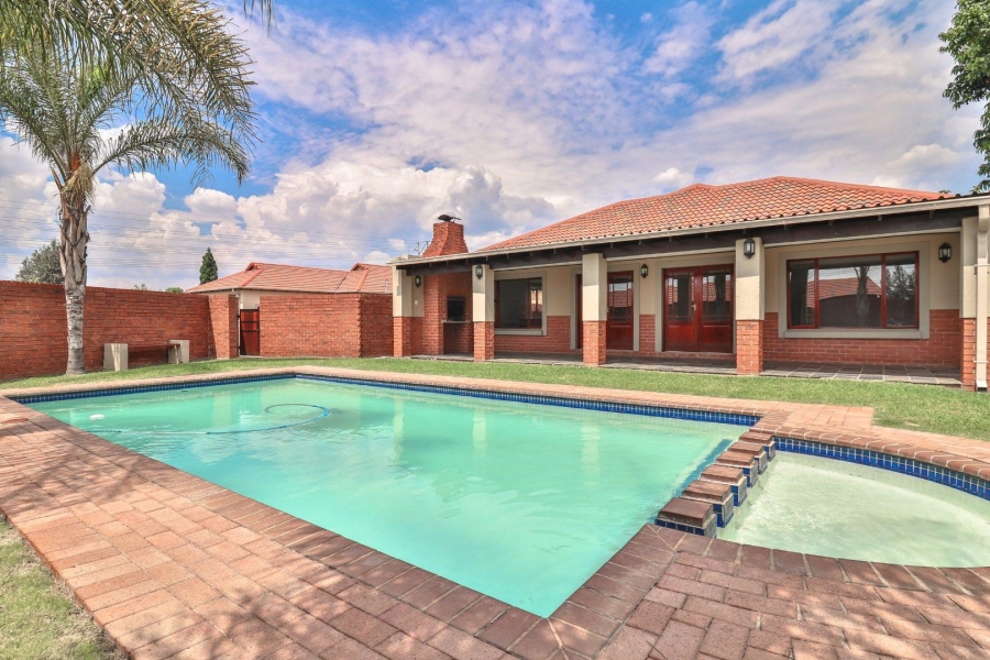 2 Bedroom Property for Sale in Carlswald Meadows Gauteng