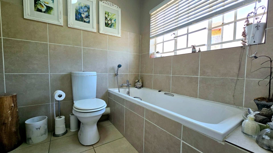 3 Bedroom Property for Sale in Equestria Gauteng