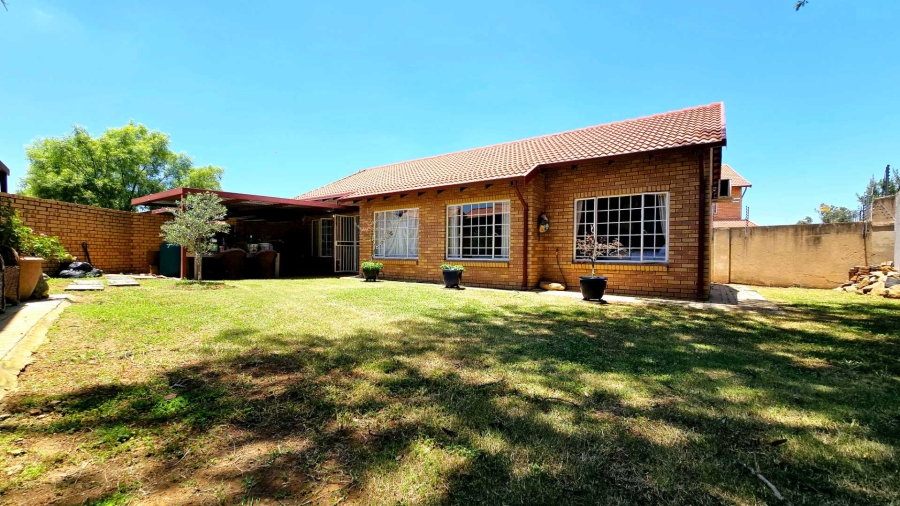 3 Bedroom Property for Sale in Equestria Gauteng