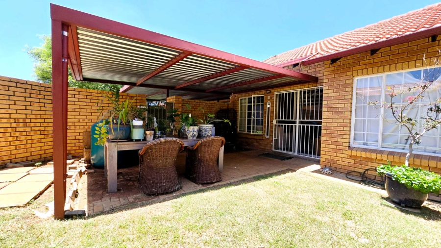 3 Bedroom Property for Sale in Equestria Gauteng