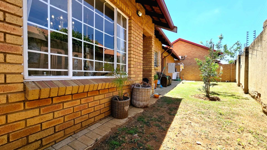 3 Bedroom Property for Sale in Equestria Gauteng