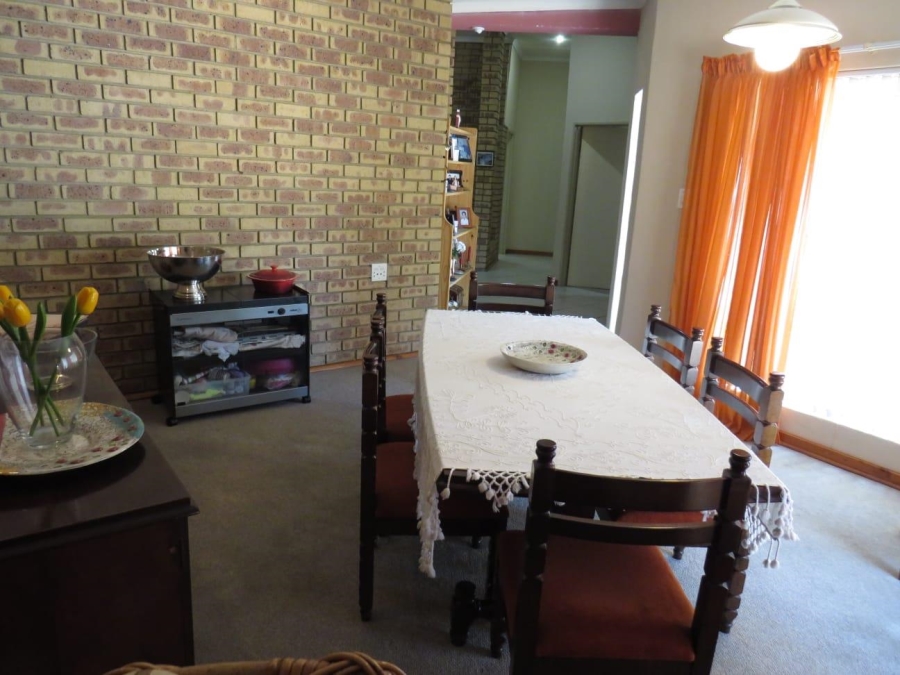 4 Bedroom Property for Sale in Edleen Gauteng