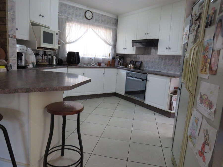 4 Bedroom Property for Sale in Edleen Gauteng