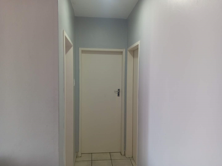 2 Bedroom Property for Sale in Pretoria North Gauteng