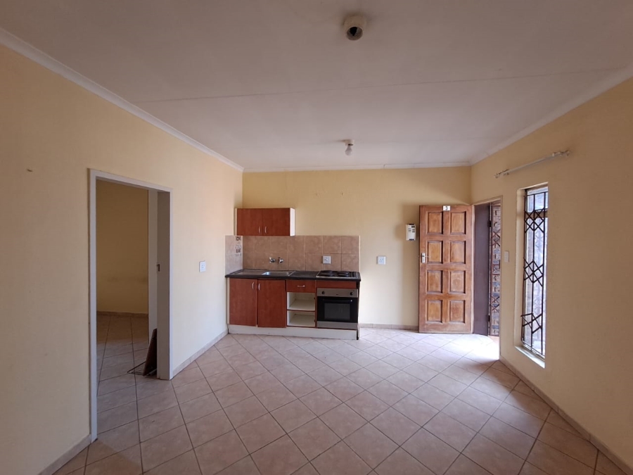 2 Bedroom Property for Sale in Olievenhoutbosch A H Gauteng