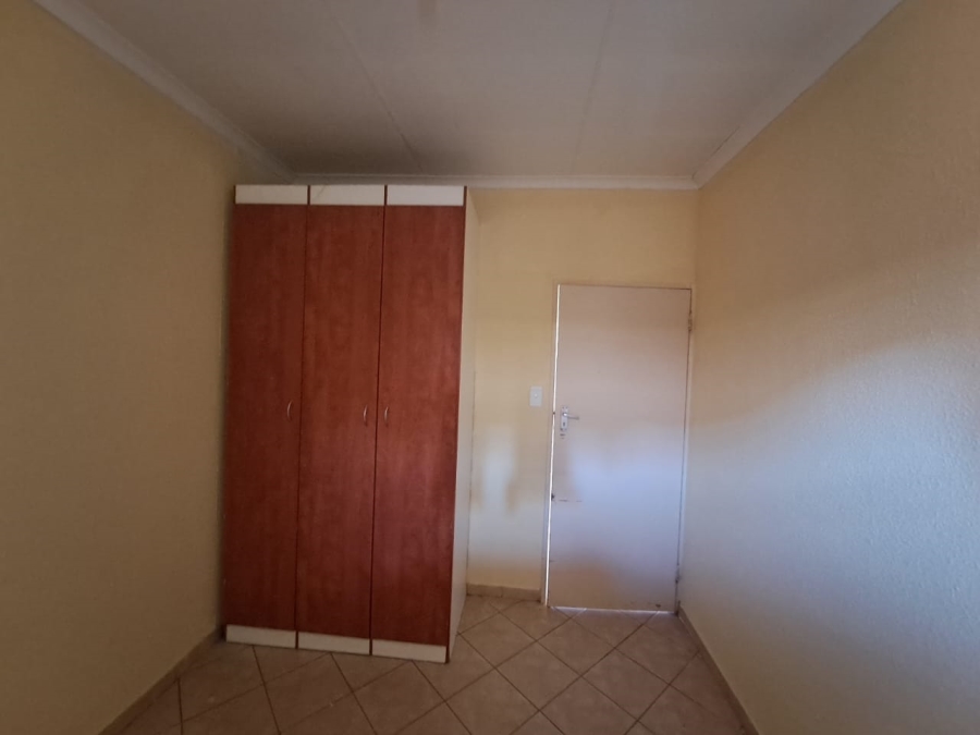 2 Bedroom Property for Sale in Olievenhoutbosch A H Gauteng