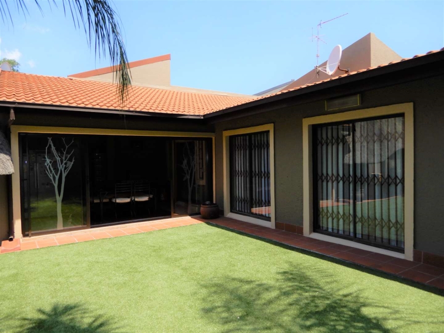 3 Bedroom Property for Sale in Eldoraigne Gauteng