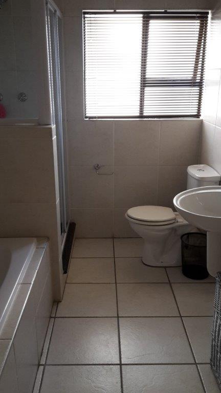 To Let 2 Bedroom Property for Rent in Sunninghill Gauteng