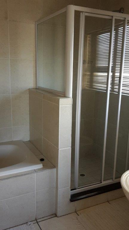 To Let 2 Bedroom Property for Rent in Sunninghill Gauteng