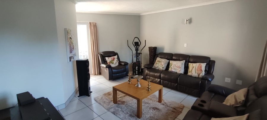 6 Bedroom Property for Sale in Erasmuskloof Gauteng