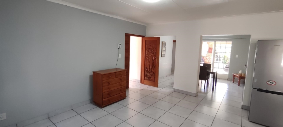 6 Bedroom Property for Sale in Erasmuskloof Gauteng