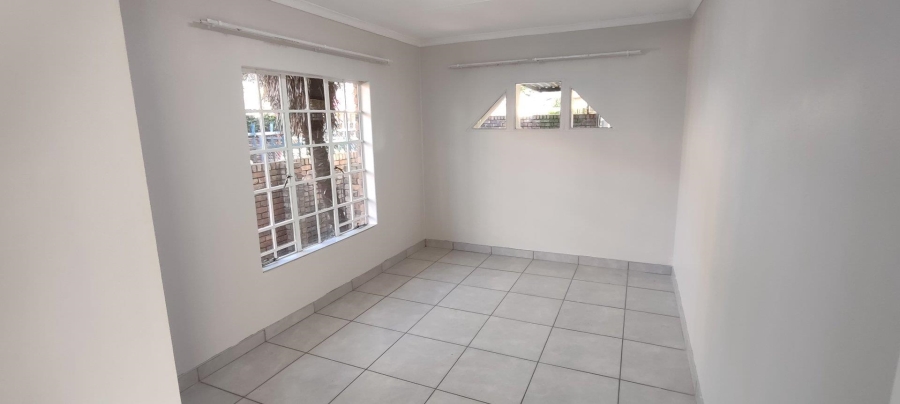 6 Bedroom Property for Sale in Erasmuskloof Gauteng