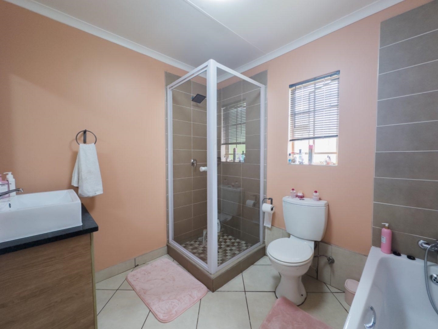 4 Bedroom Property for Sale in Mooikloof Ridge Gauteng