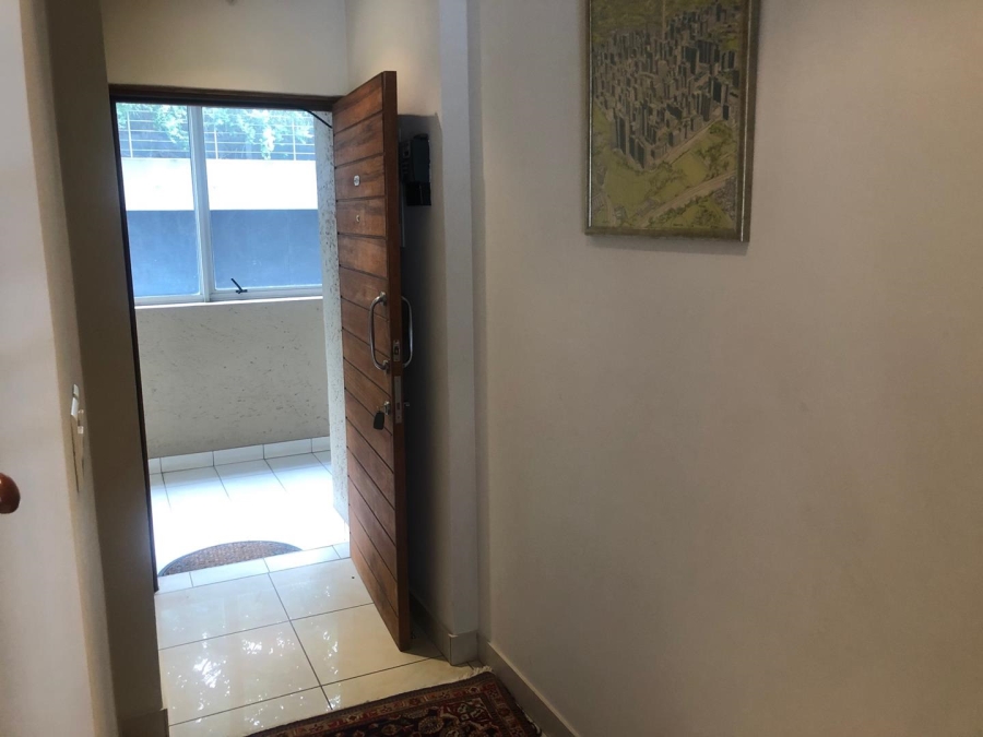 To Let 2 Bedroom Property for Rent in Sandhurst Gauteng