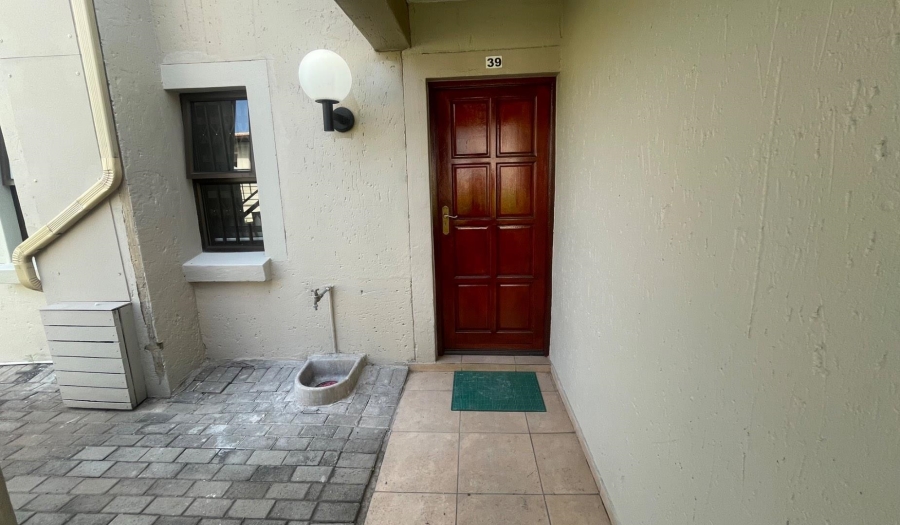 To Let 2 Bedroom Property for Rent in Meyersdal Gauteng