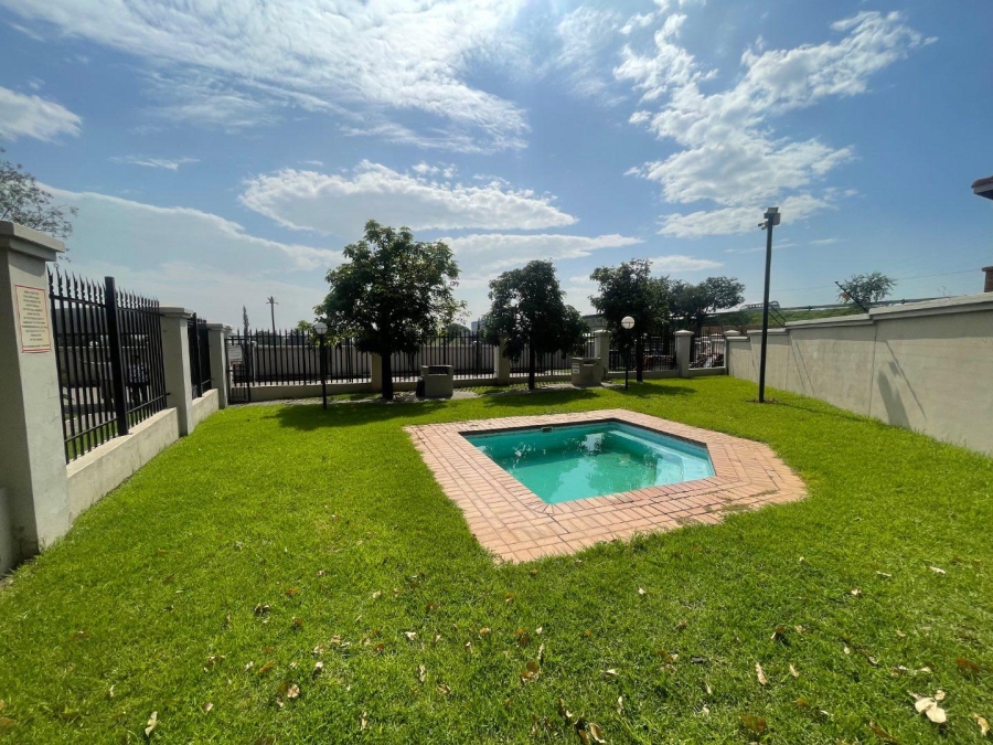 To Let 2 Bedroom Property for Rent in Meyersdal Gauteng