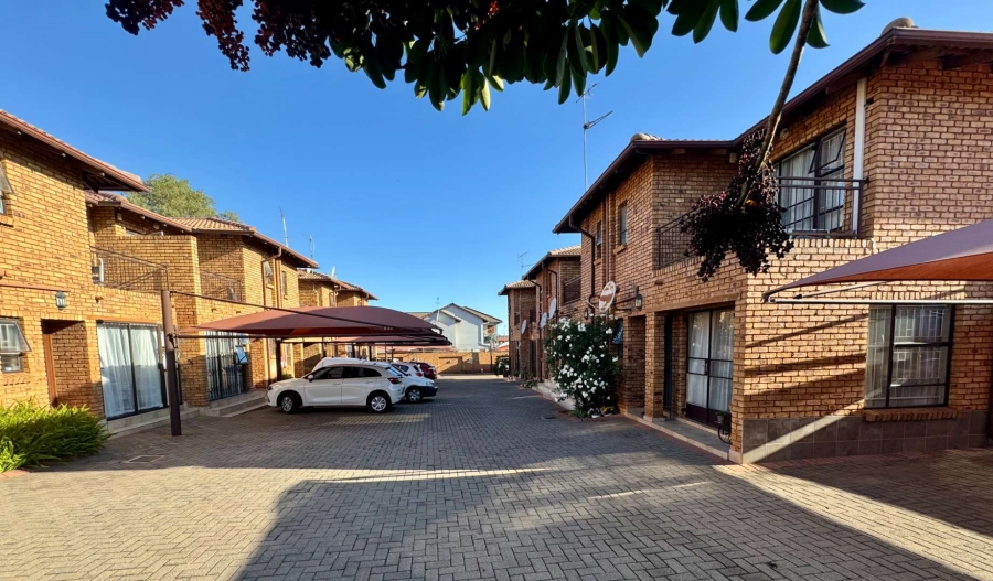 2 Bedroom Property for Sale in Florentia Gauteng