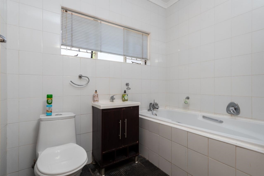 3 Bedroom Property for Sale in Glenvista Gauteng