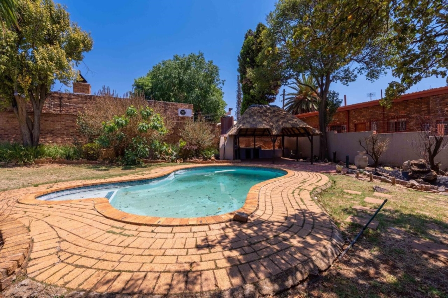 3 Bedroom Property for Sale in Glenvista Gauteng