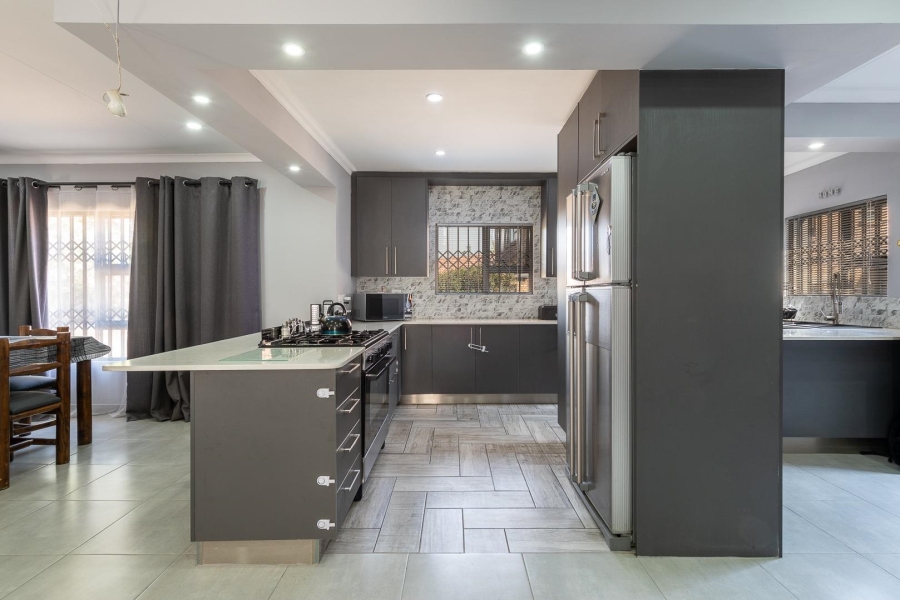 3 Bedroom Property for Sale in Bassonia Gauteng
