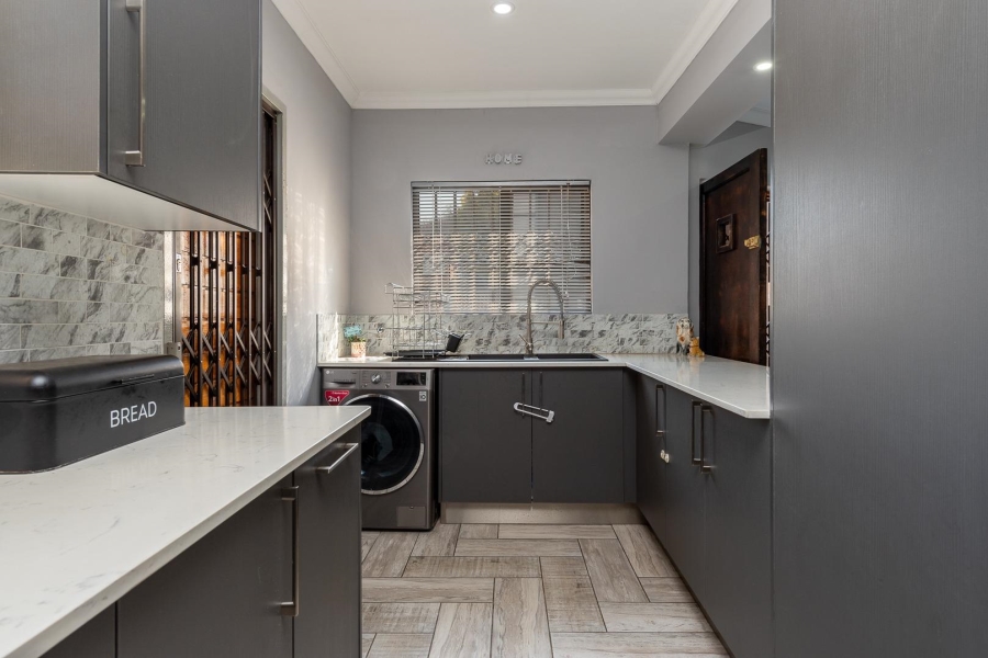 3 Bedroom Property for Sale in Bassonia Gauteng