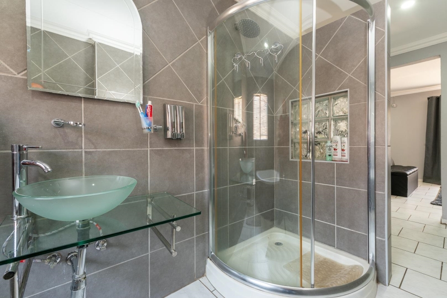 3 Bedroom Property for Sale in Bassonia Gauteng