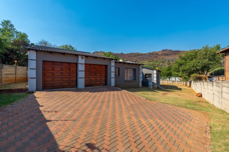 3 Bedroom Property for Sale in Bassonia Gauteng