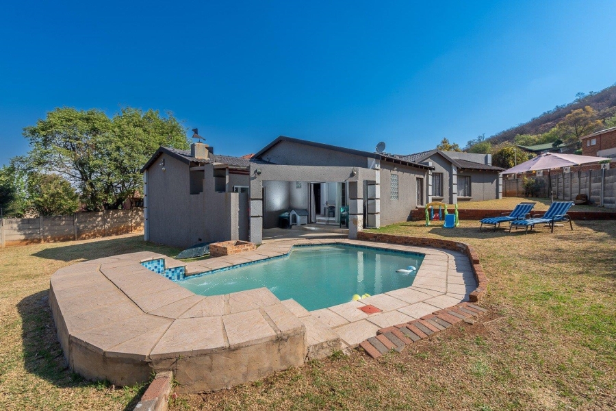 3 Bedroom Property for Sale in Bassonia Gauteng