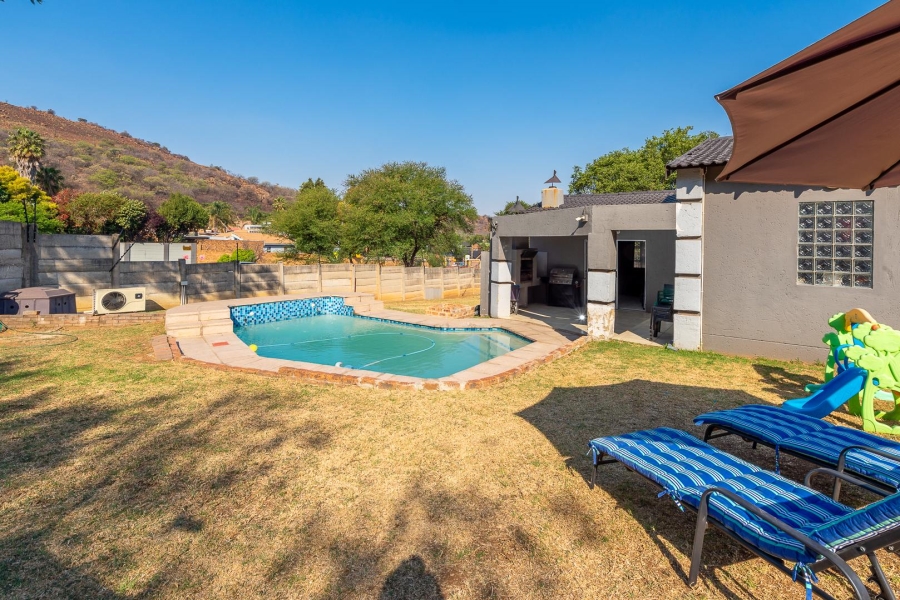3 Bedroom Property for Sale in Bassonia Gauteng