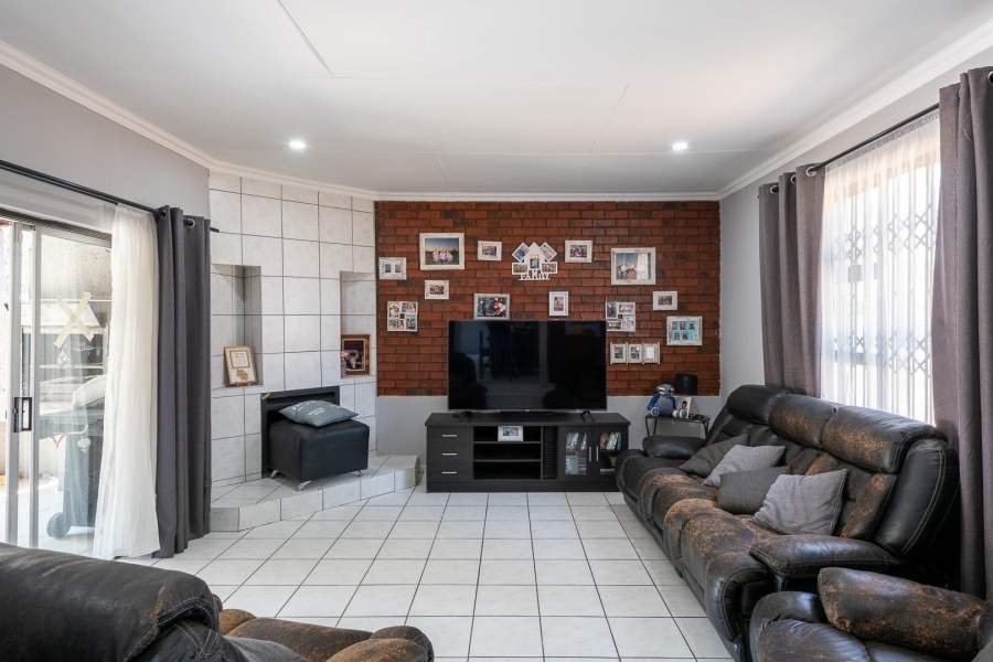 3 Bedroom Property for Sale in Bassonia Gauteng