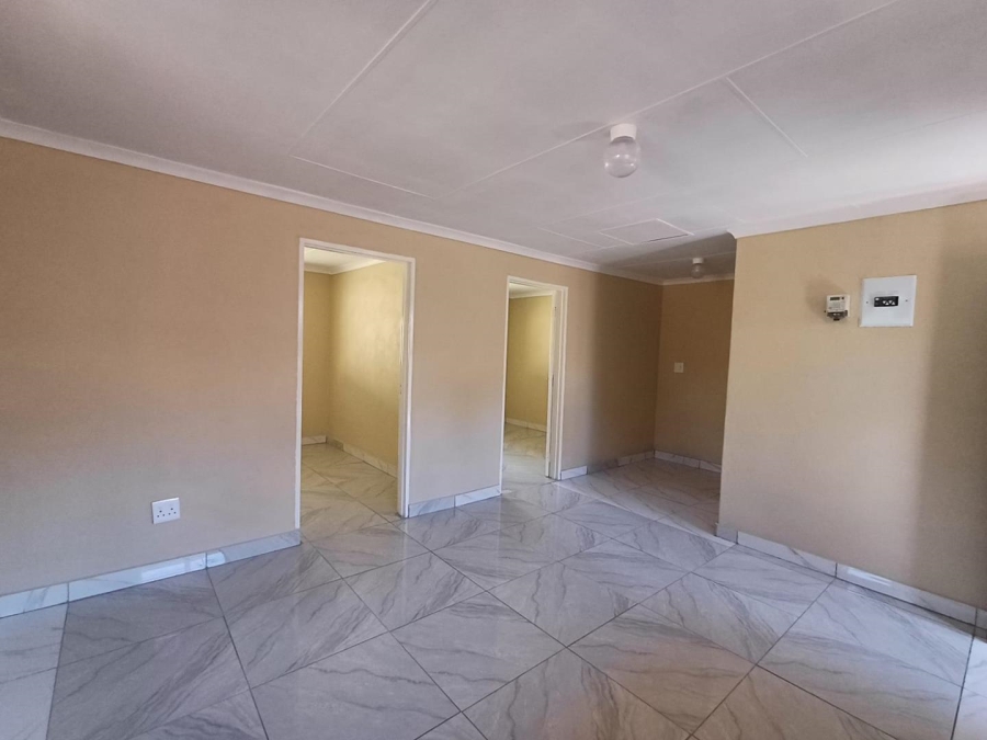 To Let 2 Bedroom Property for Rent in Maraisburg Gauteng