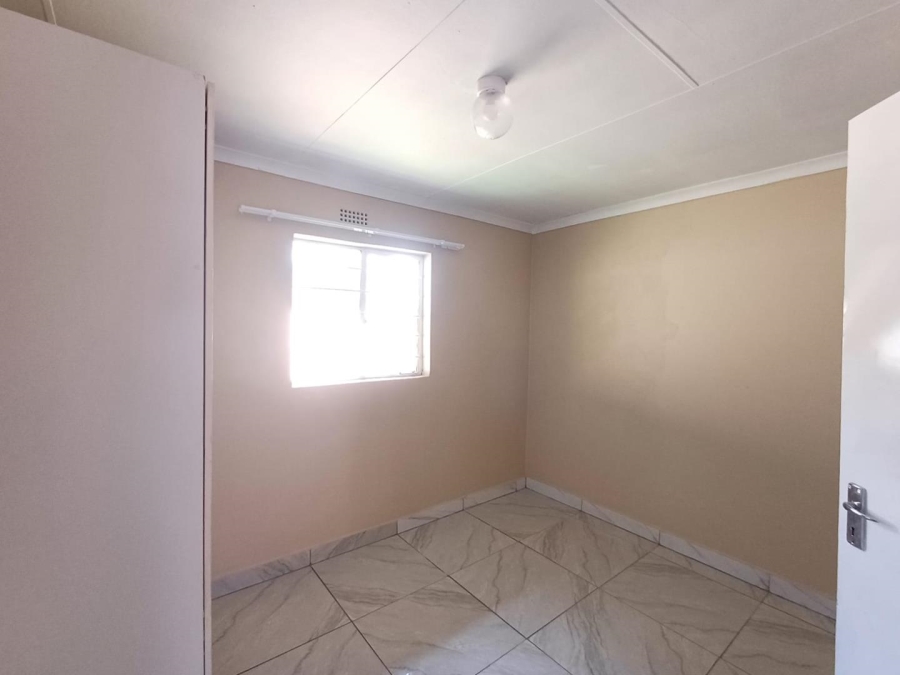 To Let 2 Bedroom Property for Rent in Maraisburg Gauteng