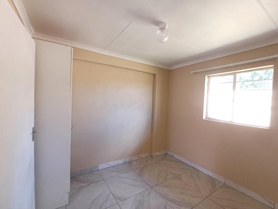 To Let 2 Bedroom Property for Rent in Maraisburg Gauteng