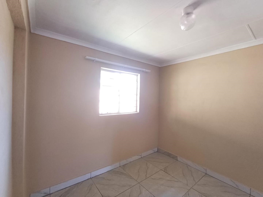 To Let 2 Bedroom Property for Rent in Maraisburg Gauteng