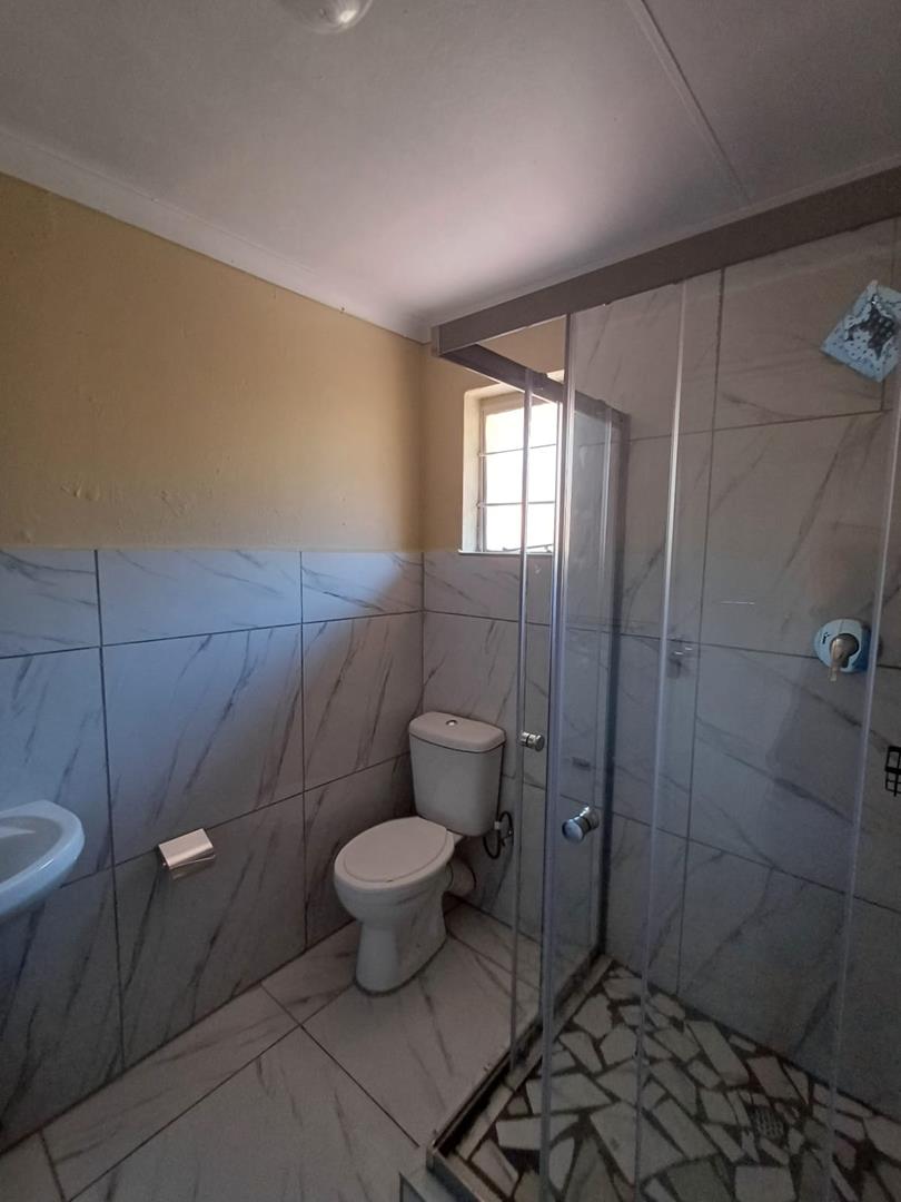 To Let 2 Bedroom Property for Rent in Maraisburg Gauteng