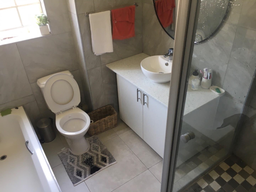 2 Bedroom Property for Sale in Noordwyk Gauteng