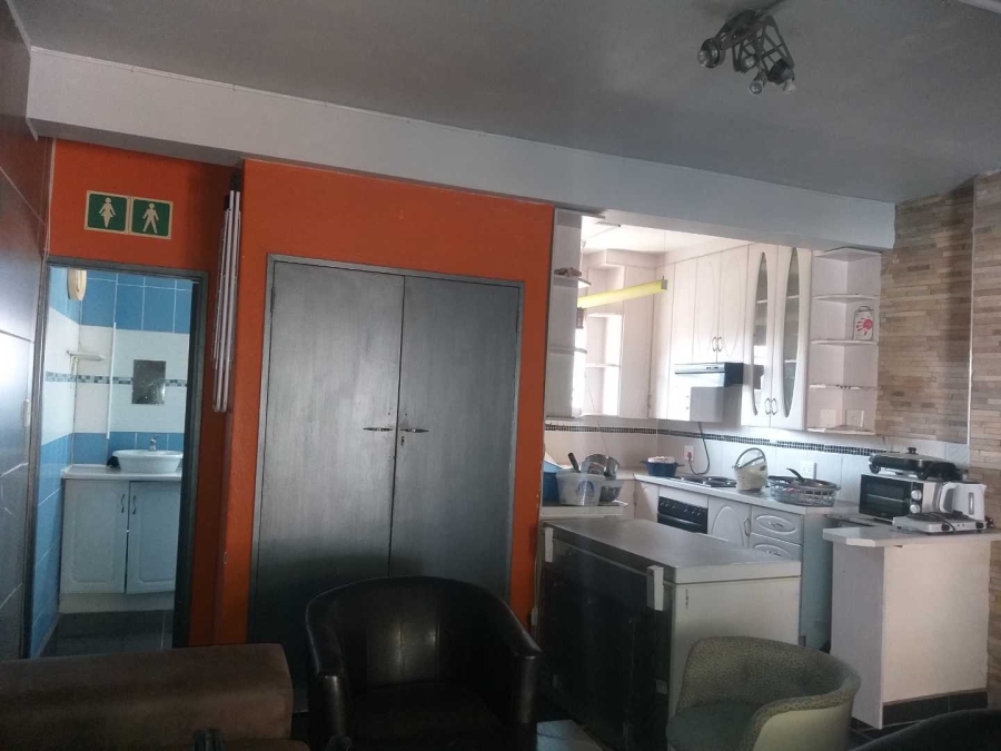 1 Bedroom Property for Sale in Albertville Gauteng