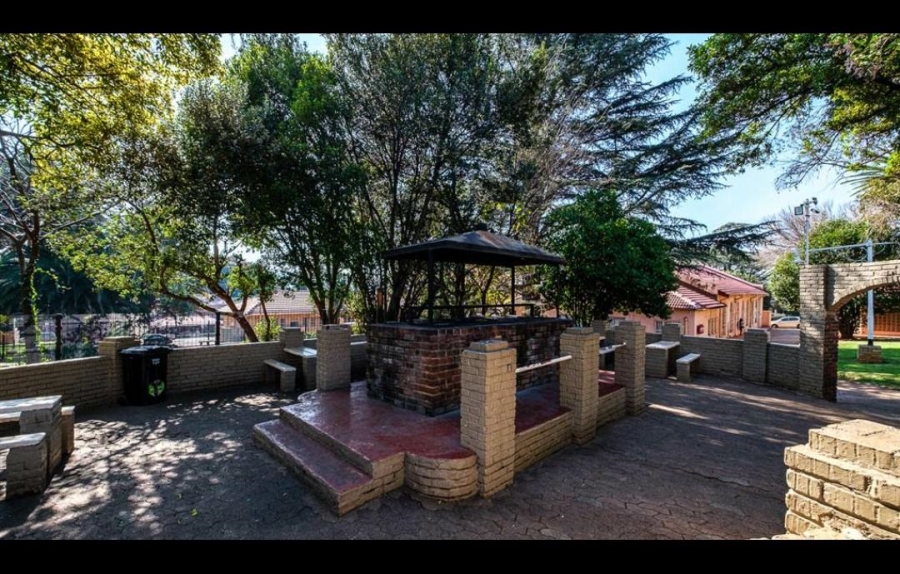 1 Bedroom Property for Sale in Albertville Gauteng