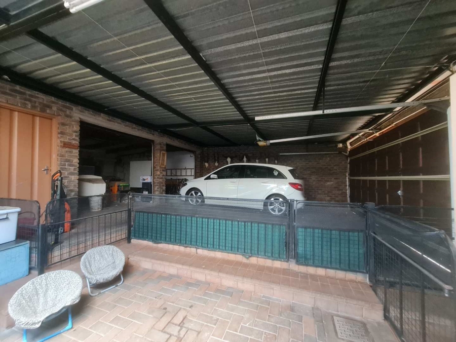 4 Bedroom Property for Sale in Magalieskruin Ext 3 Gauteng