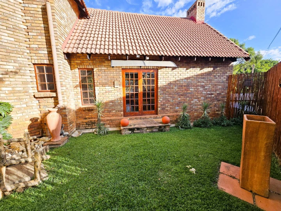 3 Bedroom Property for Sale in Waverley Gauteng