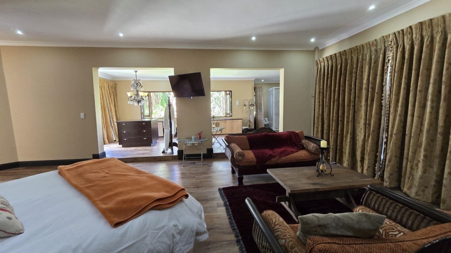 5 Bedroom Property for Sale in Alberante Gauteng