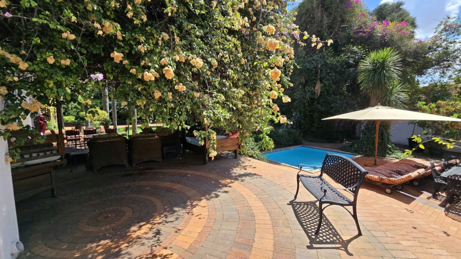 5 Bedroom Property for Sale in Alberante Gauteng