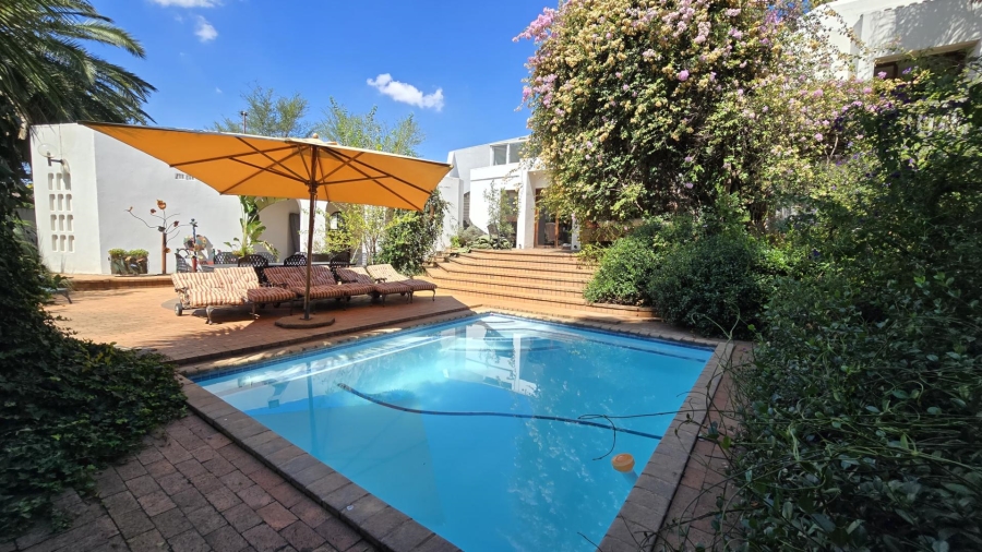 5 Bedroom Property for Sale in Alberante Gauteng