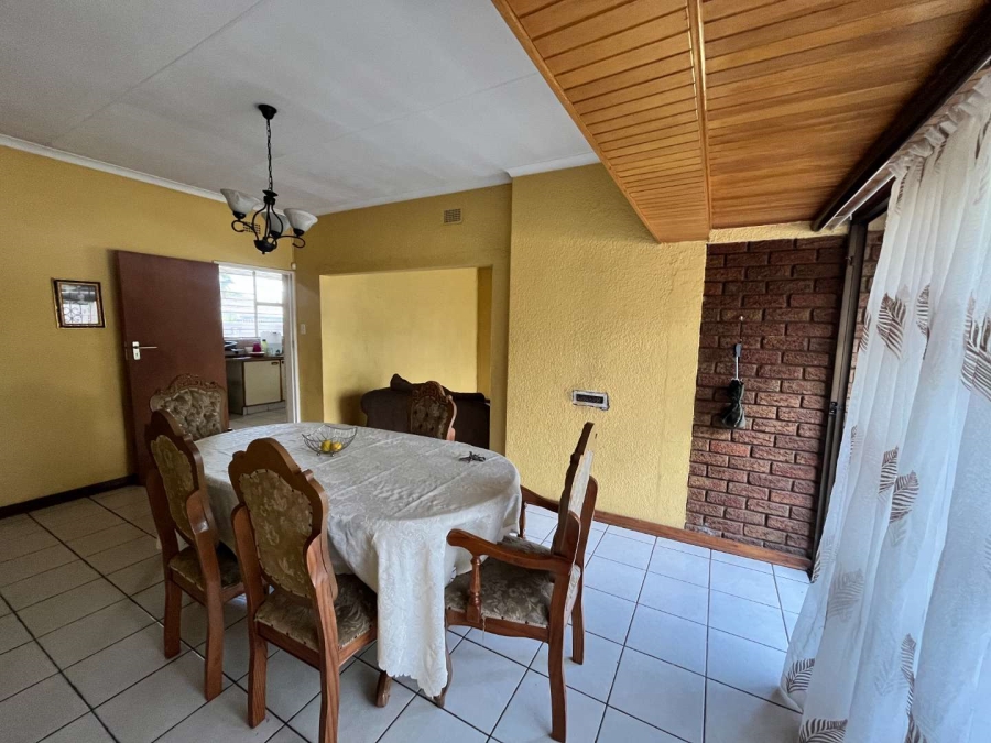 5 Bedroom Property for Sale in Brackenhurst Gauteng