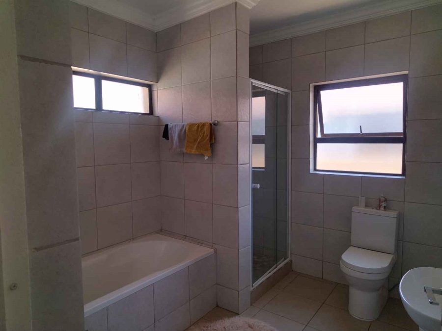 3 Bedroom Property for Sale in The Orchards Gauteng