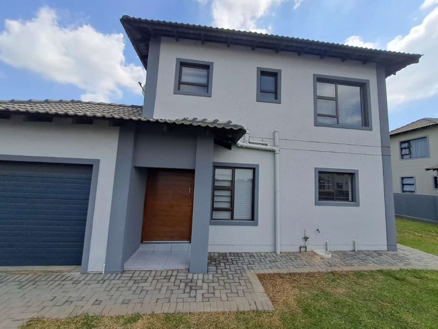 To Let 3 Bedroom Property for Rent in Halfway House Gauteng